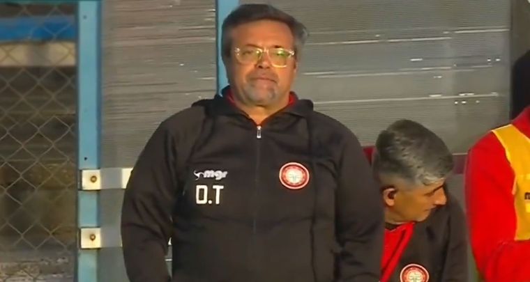 Ricardo Caruso Lombardi, muy enojado con el arbitraje. Foto: Captura