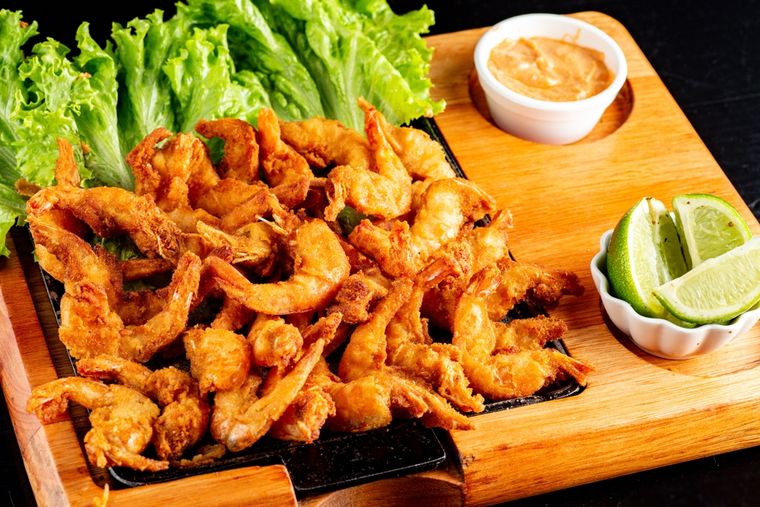 Receta fácil de camarones empanados con mucho sabor.