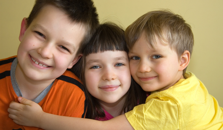 Según algunas teorías psicológicas, los hijos del medio tienden a ser más independientes. Según algunas teorías psicológicas, los hijos del medio tienden a ser más independientes.