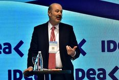 El ministro de Desregulación y Transformación del Estado, Federico Sturzenegger, celebró una desregulación en el sector energético para beneficiar el uso de autos eléctricos. Foto: NA