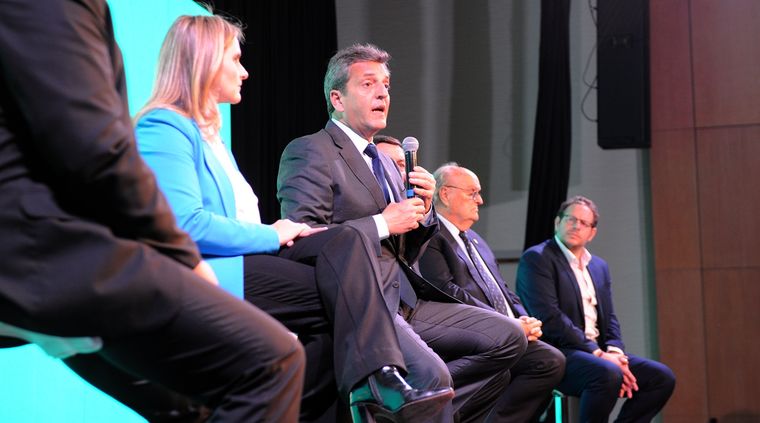 Durante el domingo, el ministro Sergio Massa dio a conocer una serie de medidas con las que se espera sobrellevar la crisis económica. Foto: ALF PONCE MERCADO / MDZ