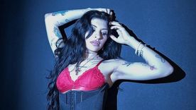 Mirá el estilismo explosivo que llevó Cazzu.