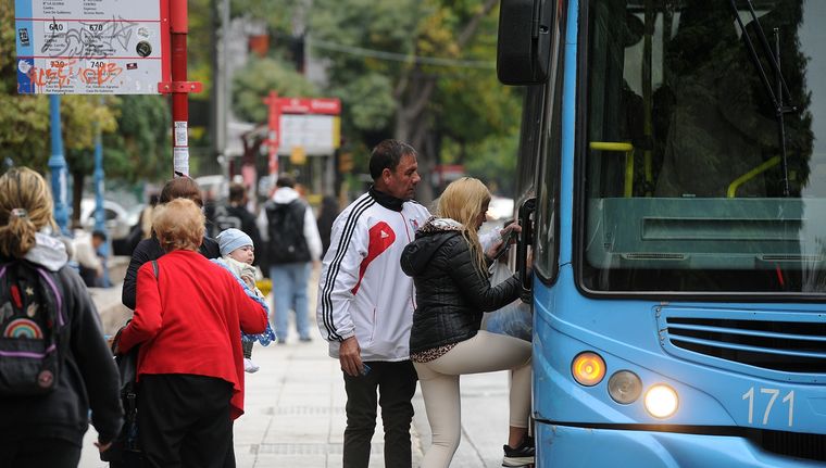 Mendoza destina $800 millones por día hábil para mantener el servicio de transporte público.&nbsp;