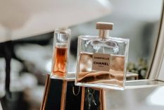 El arte de las capas o el layering se comienza a usar en los perfumes Foto: Vanitatis