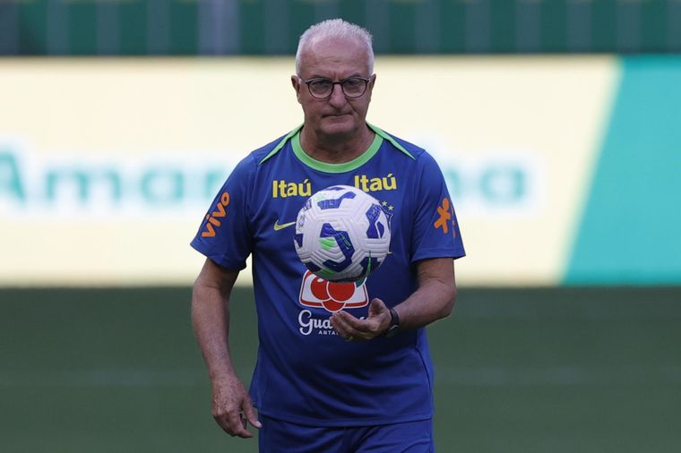 Dorival Junior le bajó la espuma a las fuertes declaraciones de Raphinha. Foto: EFE