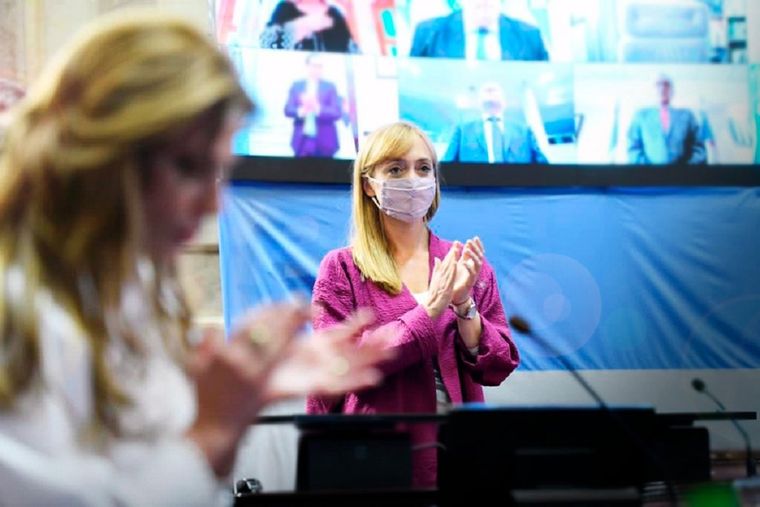 Foto: Twitter Anabel Fernández Sagasti.