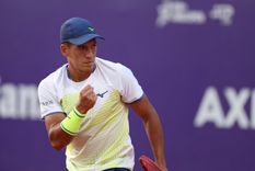 Sebastián Báez festeja un punto importante durante el triunfo ante Camilo Ugo Carabelli en el Argentina Open.