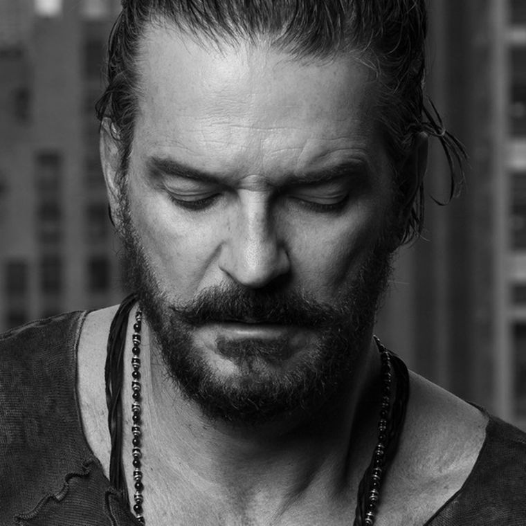 Ricardo Arjona sumó la fecha número 11 en el marco de su nuevo tour que llegará al Movistar Arena en mayo de 2026. Ricardo Arjona sumó la fecha número 11 en el marco de su nuevo tour que llegará al Movistar Arena en mayo de 2026.