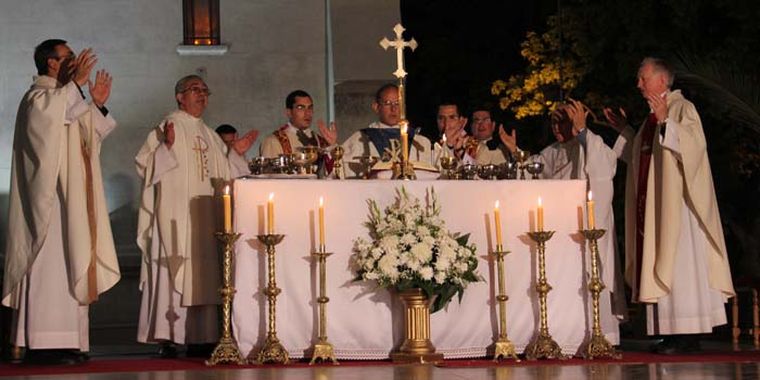 El rezo del Padre Nuestro Foto: Maggie Ojcius/ Mediamza.com