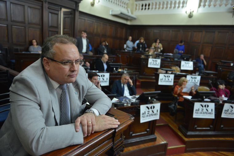 El exminsitro de Seguridad cargó contra el radicalismo por impulsar la iniciativa que busca regular los alquileres temporarios.