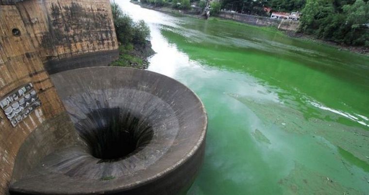 Un amparo que busca remediar la contaminación del lago San Roque Foto: Fundeps