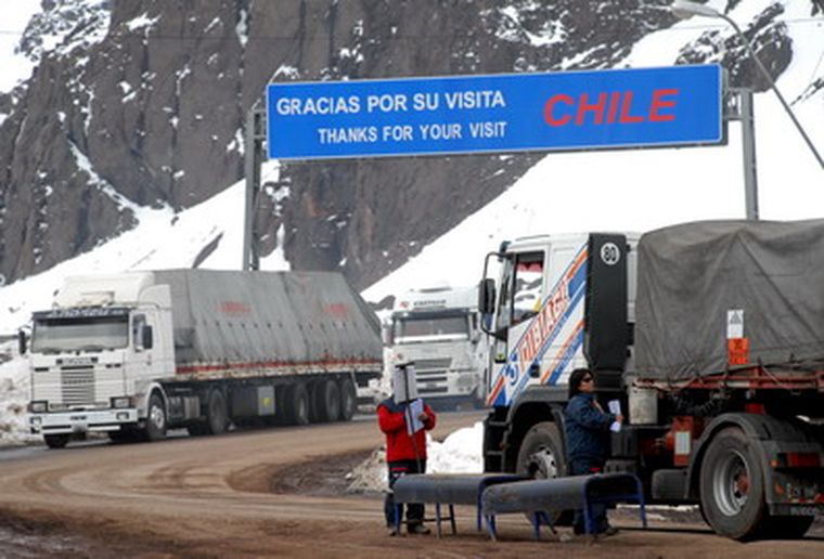En el complejo Los Libertadores, sólo se atiende contol migratorio. Foto: Pachy Reynoso / MDZ