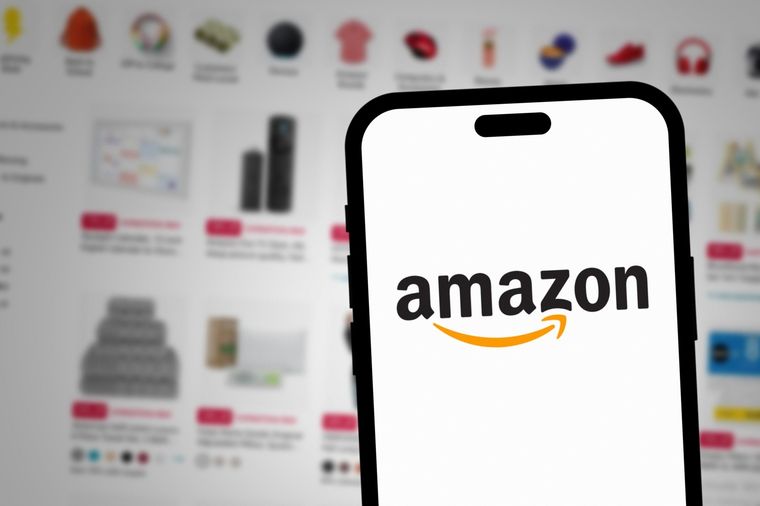 Muchos consumidores aprovechan los envíos puerta a puerta para comprar en Amazon sin pagar impuestos. Foto: Shutterstock