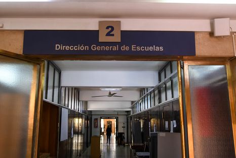 La Dirección General de Escuelas decidió que los padres puedan notificar las inasistencias docentes a través del GEI PAD. La Dirección General de Escuelas decidió que los padres puedan notificar las inasistencias docentes a través del GEI PAD.