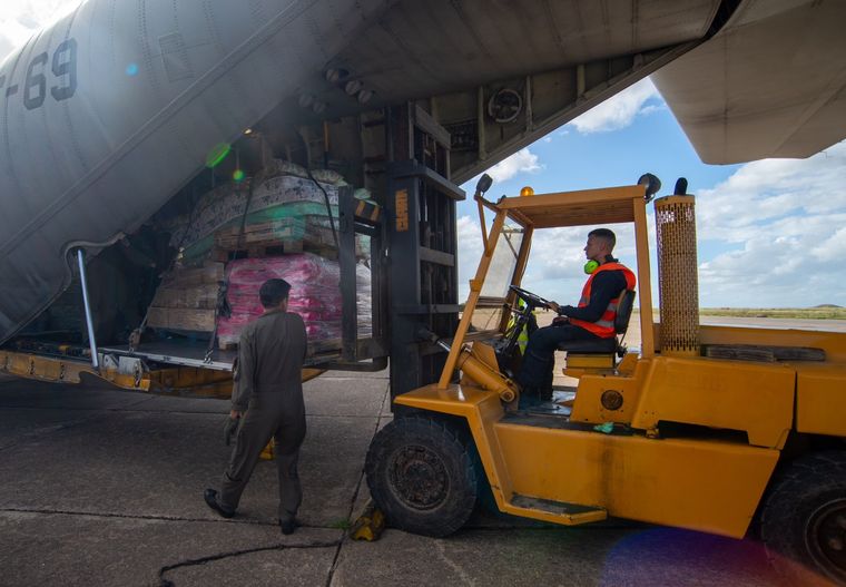 Los insumos que llegan a Bahía Blanca Foto: Ministerio de Defensa