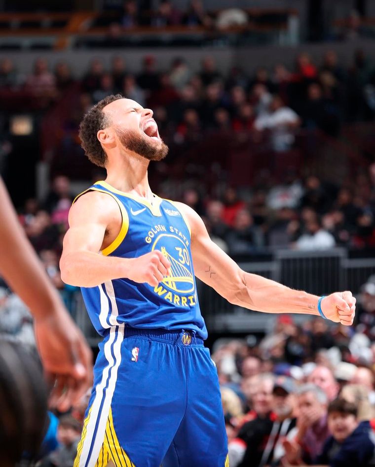 Stephen Curry expresó su creciente interés en la política. El base podría volver a jugar este sábado ante los Lakers. Foto: @StephenCurry30