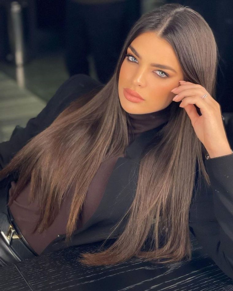 La modelo paraguaya Nadia Ferreira es uno de los rostros más hermosos del mundo.