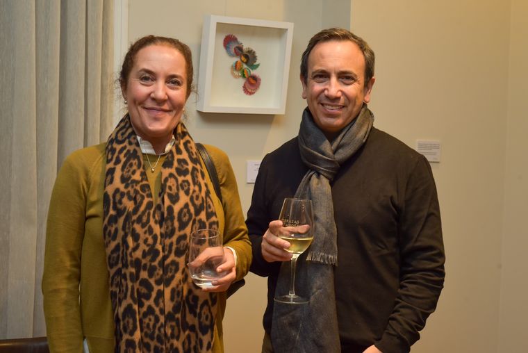 Andrea Linares y Alfredo Spongia. Andrea Linares y Alfredo Spongia.