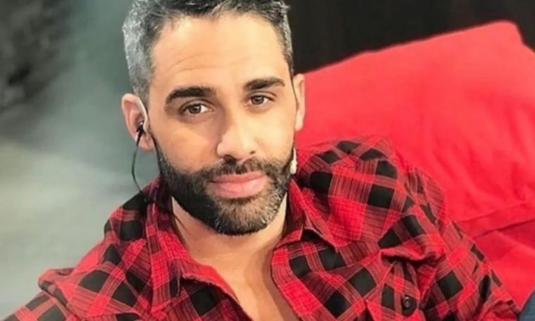 El Pollo Álvarez está pasando un momento de incertidumbre en El Trece El conductor no es ajeno a la crisis del canal