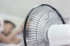 El ruido blanco que emite el ventilador puede ayudarte a dormir mejor. Foto: Getty images