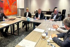 Alfredo Cornejo en la versión 2024 del PDAC. Ahora volverá en un viaje exprés. Foto: Prensa Gobierno de Mendoza Alfredo Cornejo en la versión 2024 del PDAC. Ahora volverá en un viaje exprés. Foto: Prensa Gobierno de Mendoza