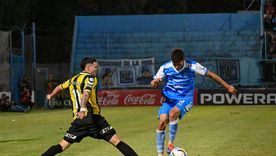 Deportivo Madryn y Estudiantes de Rio Cuarto se enfrentan en el Estadio Abel Sastre.
