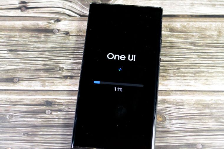 El Auto Blocker nació en One UI 6 como medida de seguridad en Samsung Galaxy. El Auto Blocker nació en One UI 6 como medida de seguridad en Samsung Galaxy.