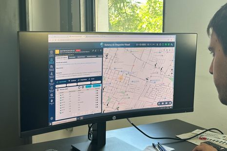 El 911 puede desestimar llamadas falsas y asignar móviles con con la coordinación del CEO. El 911 puede desestimar llamadas falsas y asignar móviles con con la coordinación del CEO.