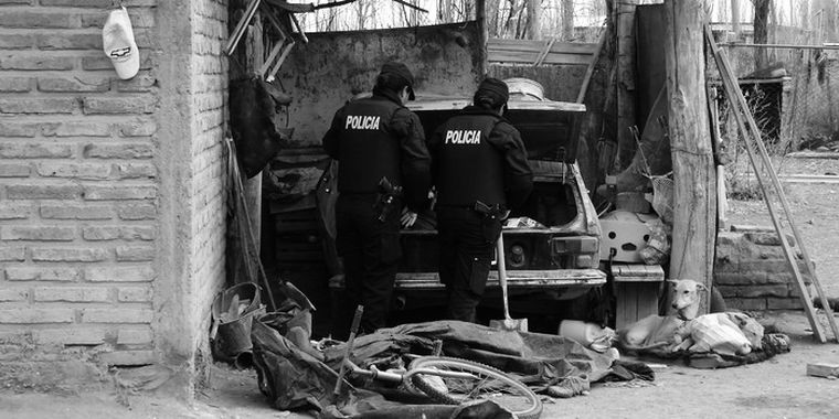 Los policías encontraron en la casa pruebas que comprometen a Abel Lucero.