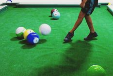 El primer footpool de Mendoza combina fútbol, pool, comida y tragos en la Arístides.