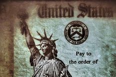 El Departamento del Tesoro de Estados Unidos no comprobó los registros de fallecimientos antes de enviar los cheques de estímulo.