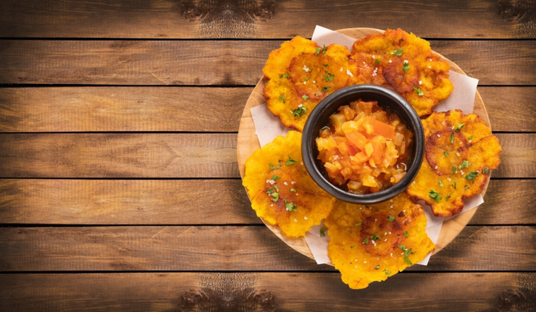 Descubre cómo hacer patacones con hogao: receta auténtica y deliciosa Foto: Shutterstock