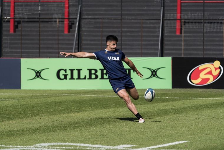 Será el debut como titular de Albornoz en el Rugby Championship. Foto: @lospumas
