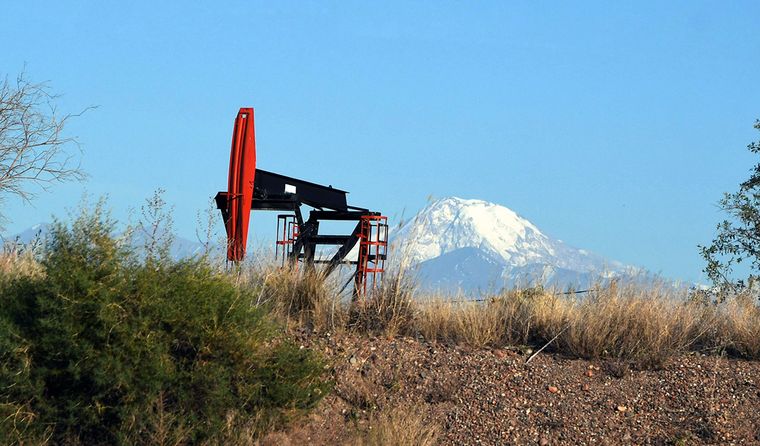 petroleo bombeo extraccion cigueñas volcan tupungato (12)