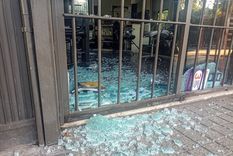 Así quedó el frente de la peluquería violentada en la Ciudad de Mendoza Foto: Emilce Vargas Ferrara/MDZ
