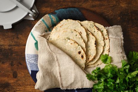 Te lucirás con esta versión de tortillas con ajo Foto: Shutterstock