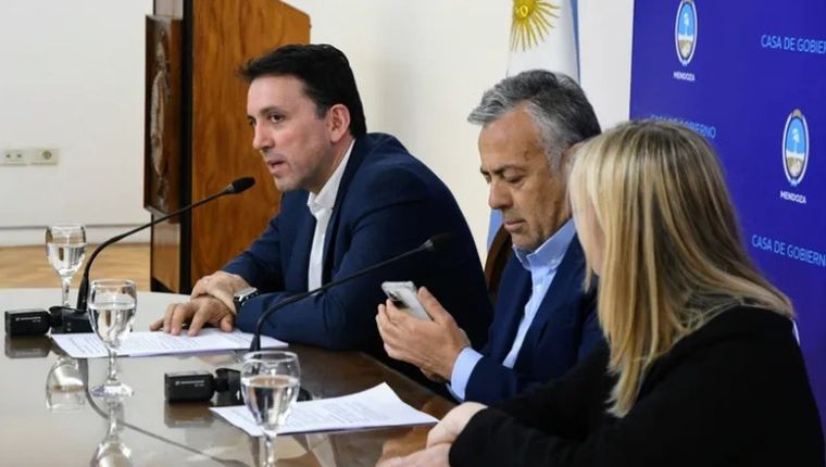 El actual mandatario, en 2023, fue electo con el 39,5% de los votos, por lo que quizá ese 41% sea más que suficiente para colocar a TGZ en el Sillón de San Martín. El actual mandatario, en 2023, fue electo con el 39,5% de los votos, por lo que quizá ese 41% sea más que suficiente para colocar a TGZ en el Sillón de San Martín.