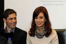 Cristina Fernández de Kirchner y su ministro de Economía, Axel Kicillof, tuvieron un manejo poco profesional de la deuda, que hoy tiene consecuencias millonarias para el país. Foto: TELAM