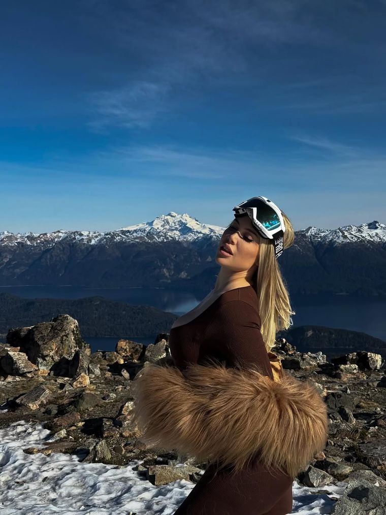 Las postales de la conductora que generaron controversia. Créditos: Instagram / wanda_nara