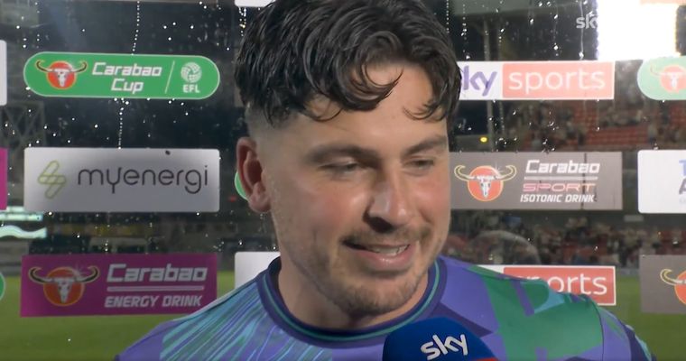 Christy Pym fue el héroe al tapar un penal decisivo en la histórica clasificación de Grimsby Town ante Manchester United en la Carabao Cup. Foto: captura de TV.