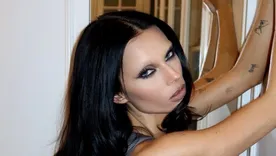 Mirá el look de Valentina Zenere. Mirá el look de Valentina Zenere.