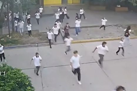 El terrible hecho ocurrió en una escuela de la localidad de San Cristóbal, Santa Fe. El terrible hecho ocurrió en una escuela de la localidad de San Cristóbal, Santa Fe.