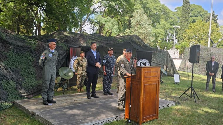 El ministro Petri encabezó el acto Foto: Edgardo Aguilera
