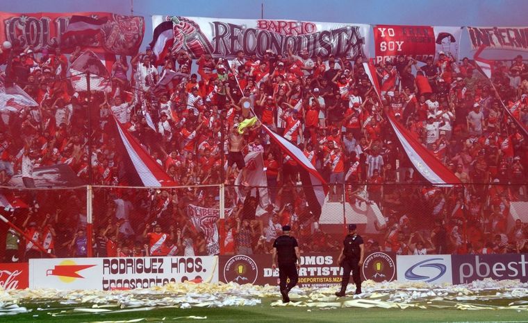 El club maipucino jugará en un día poco habitual para sus hinchas. Foto: Facebook Club Deportivo Maipú