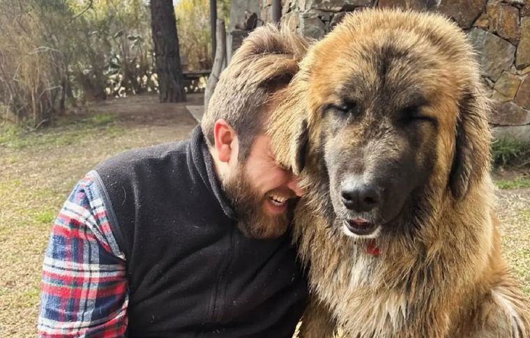 Álvaro y su perro Hugo.