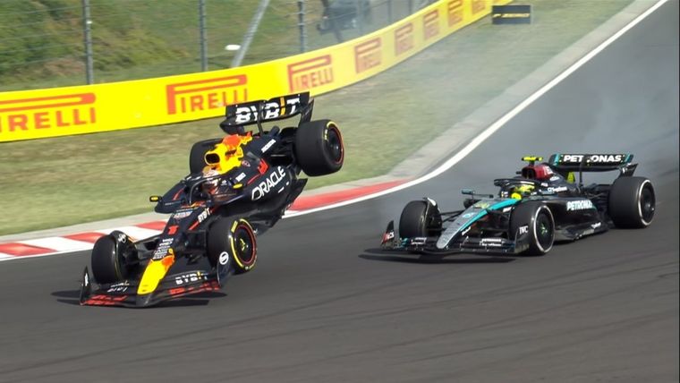 Max vuelta tras golpear a Hamilton. Foto: Captura Video