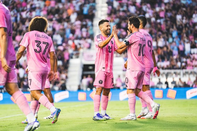 Inter Miami ganó con doblete de Lionel Messi Inter Miami ganó con doblete de Lionel Messi