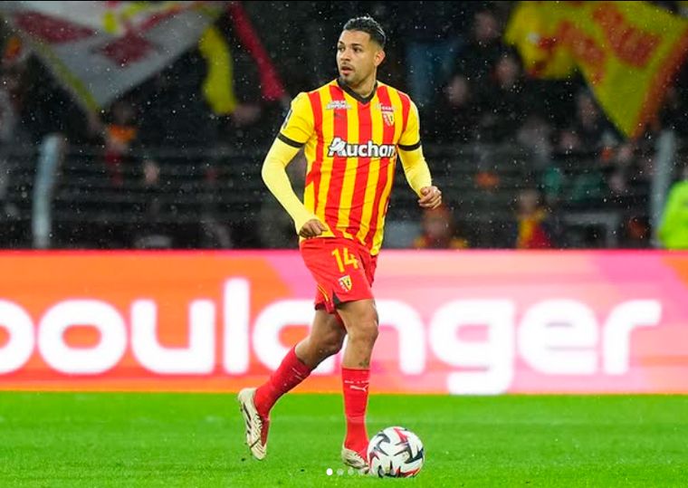 Facundo Medina se convirtió en figura y referente del Racing Club de Lens: jugó 165 partidos y además sumó 8 goles y 10 asistencias. Facundo Medina se convirtió en figura y referente del Racing Club de Lens: jugó 165 partidos y además sumó 8 goles y 10 asistencias.