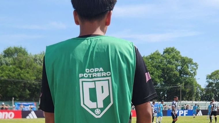 El torneo organizado por el Kun comenzó esta semana. Foto: @copapotrero