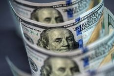Uno de los efectos más negativos que tuvo la dolarización fue la destrucción de la industria local y -por lo tanto- la generación de empleo, dice el economista Pablo Dávalos. Foto: GETTY IMAGES